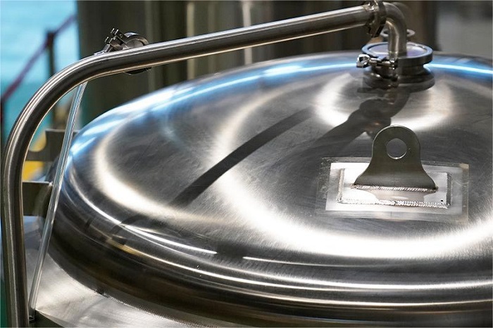 山东天泰啤酒-发酵罐-顶部细节图